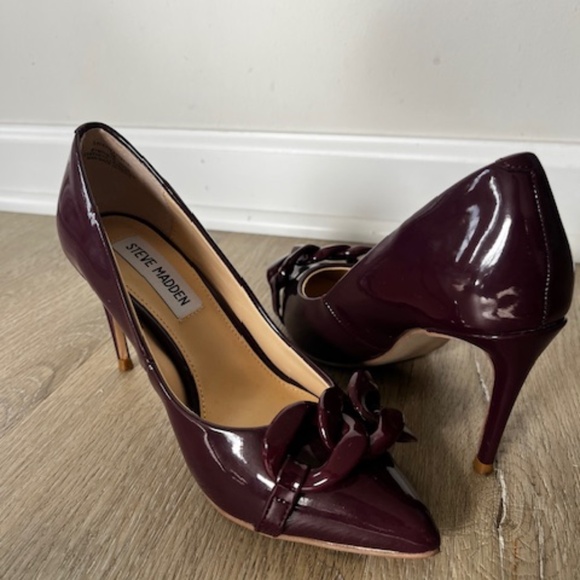 Steve Madden Lalette Chainlink Pump in Burgundy Size 4 - Picture 2 of 2